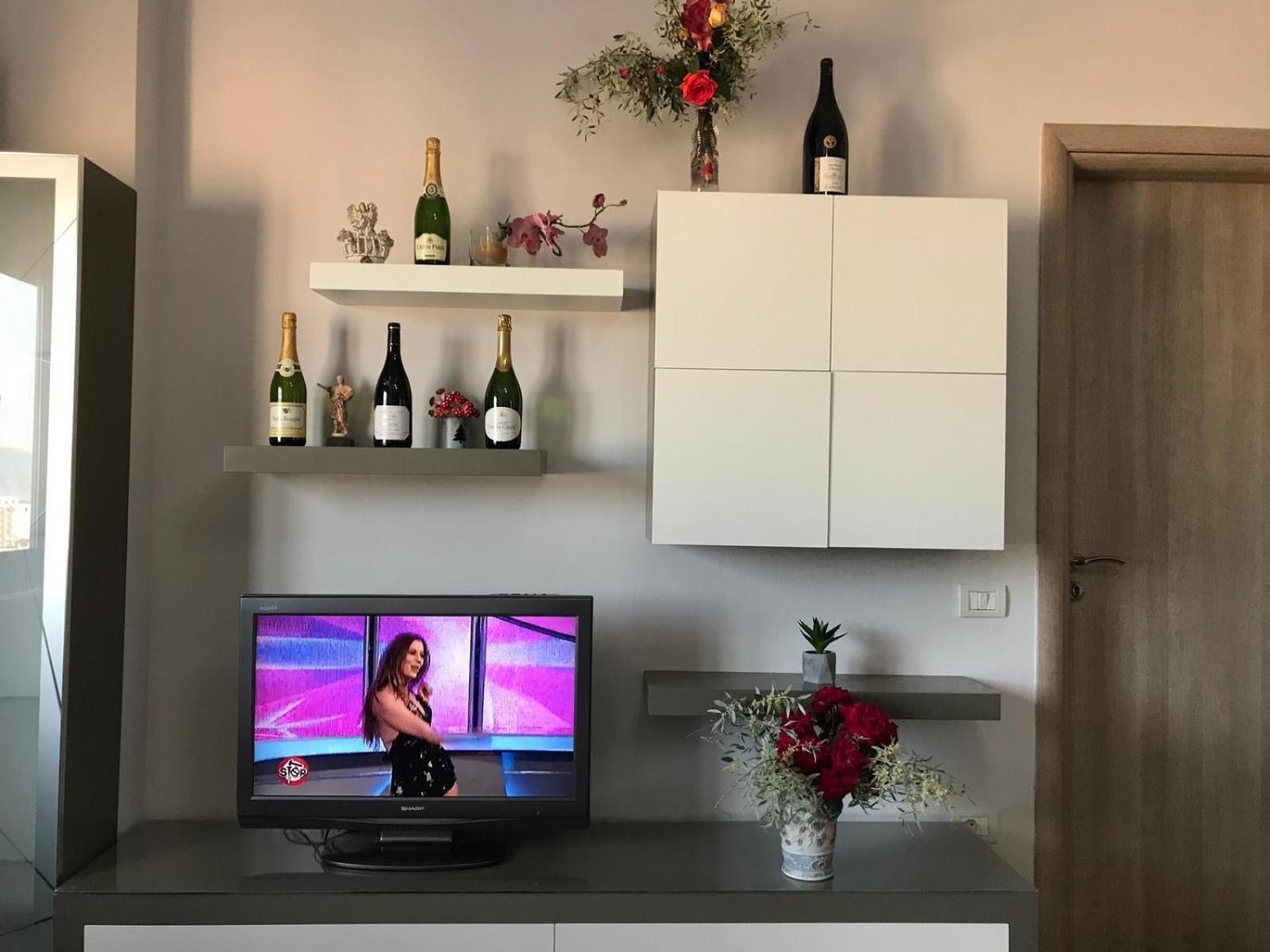 Hotel Queen Isabella Premium Vlorë Zimmer foto